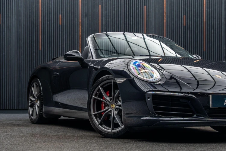 Vehicle Image 9