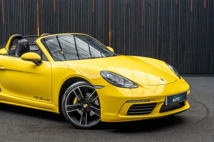 Vehicle Image 11