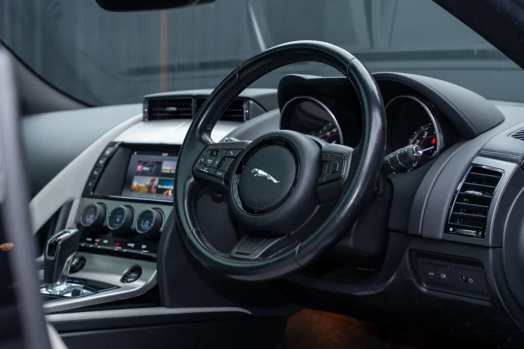 Vehicle Image 30