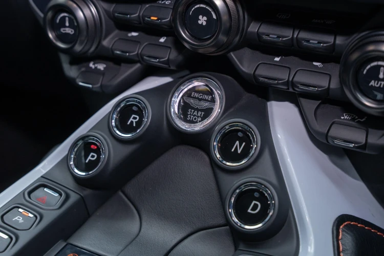Vehicle Image 18