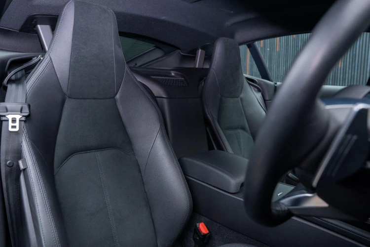 Vehicle Image 12
