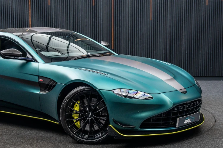 Vehicle Image 9