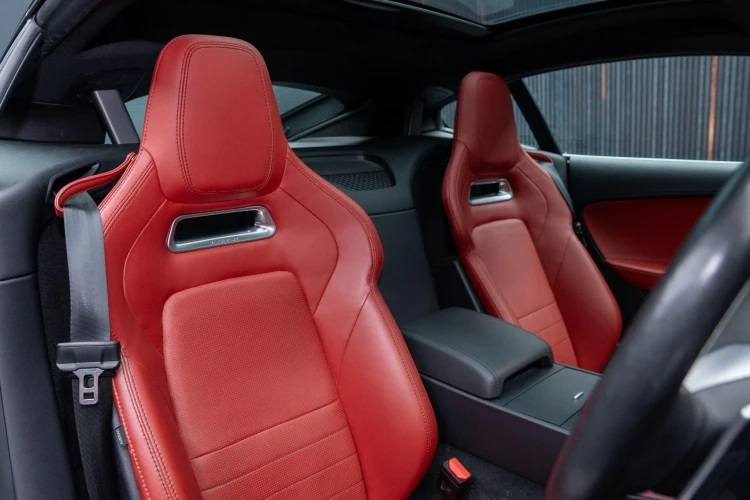 Vehicle Image 12