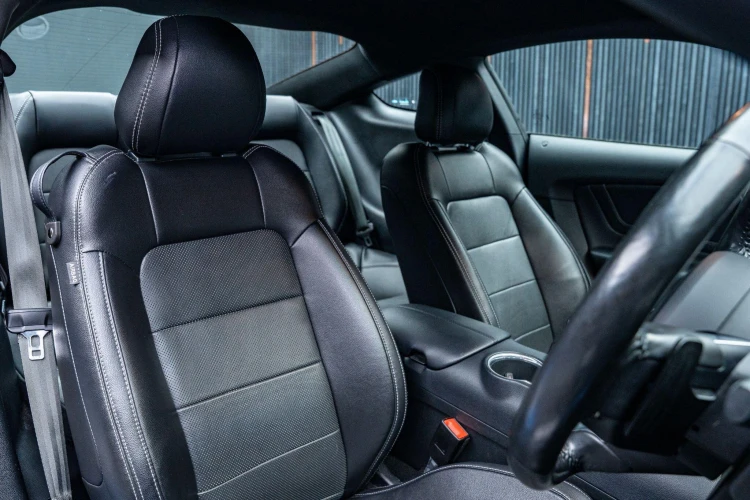Vehicle Image 12