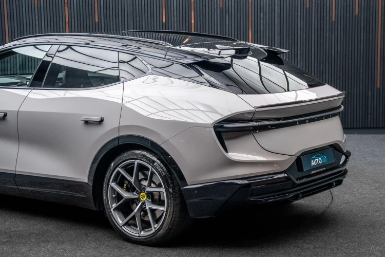 Vehicle Image 21