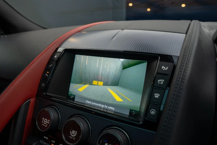 Vehicle Image 8