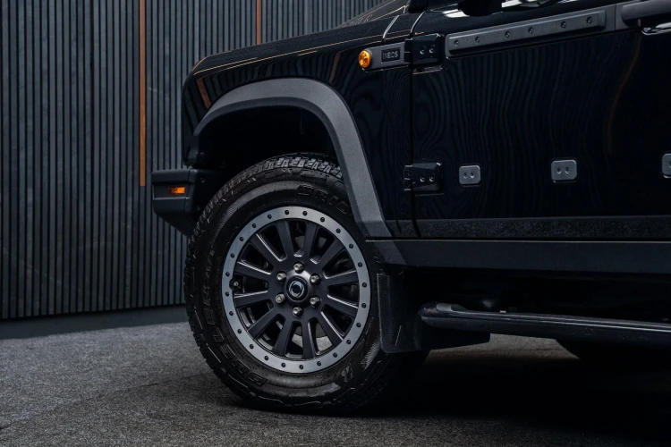 Vehicle Image 13