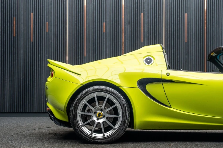 Vehicle Image 21