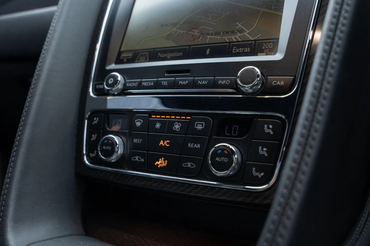 Vehicle Image 36