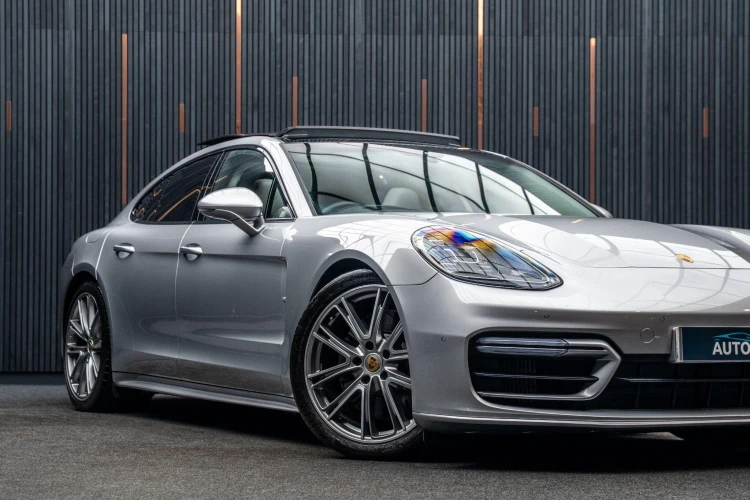 Vehicle Image 7