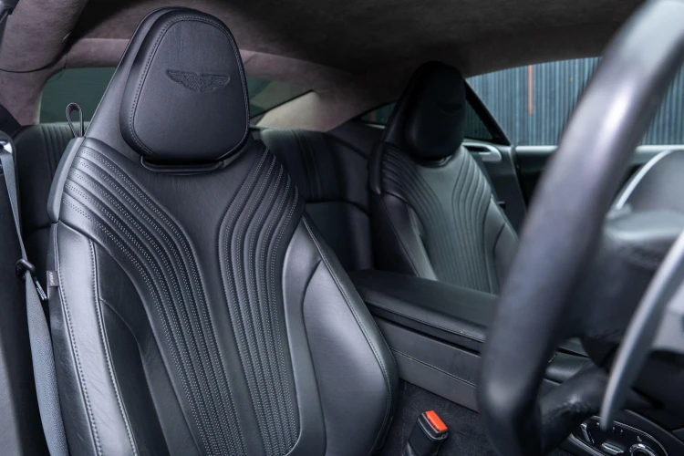 Vehicle Image 13