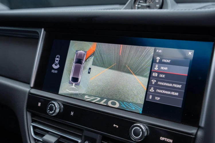 Vehicle Image 6