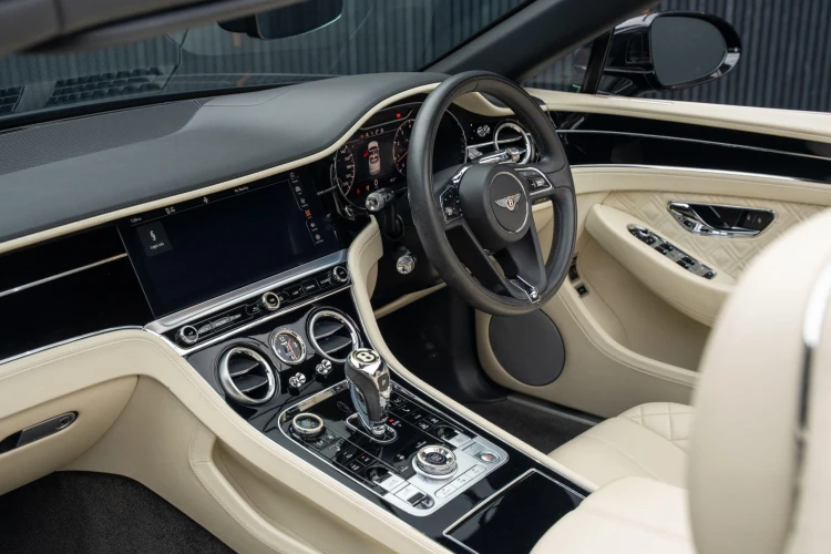Vehicle Image 40