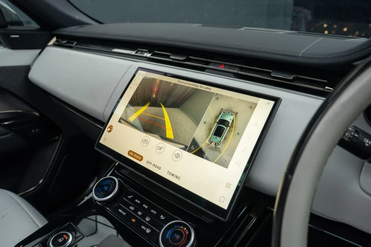 Vehicle Image 8