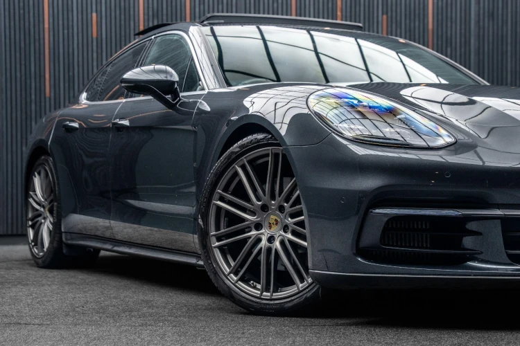 Vehicle Image 7