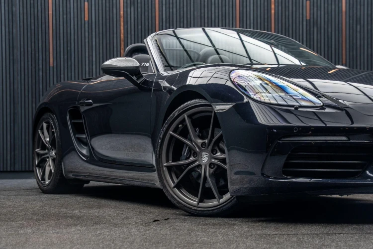 Vehicle Image 7