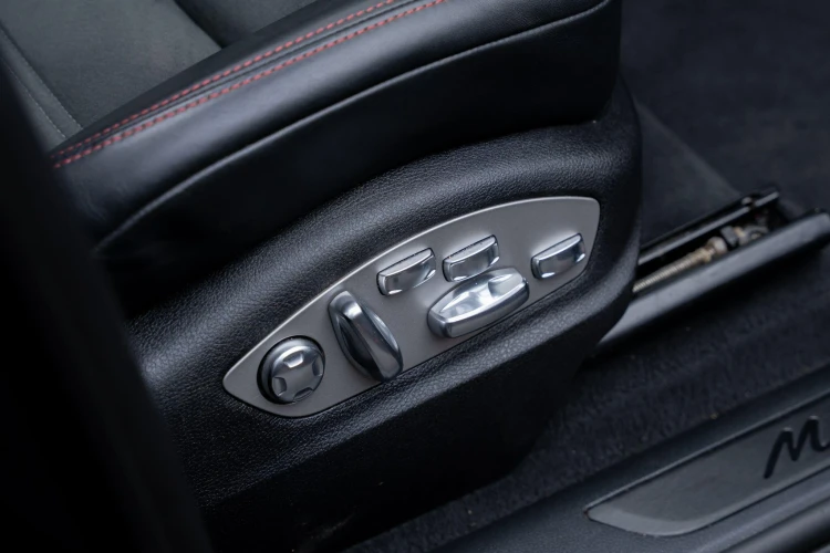 Vehicle Image 39