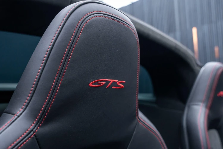 Vehicle Image 14