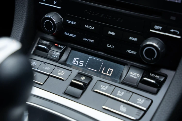 Vehicle Image 16