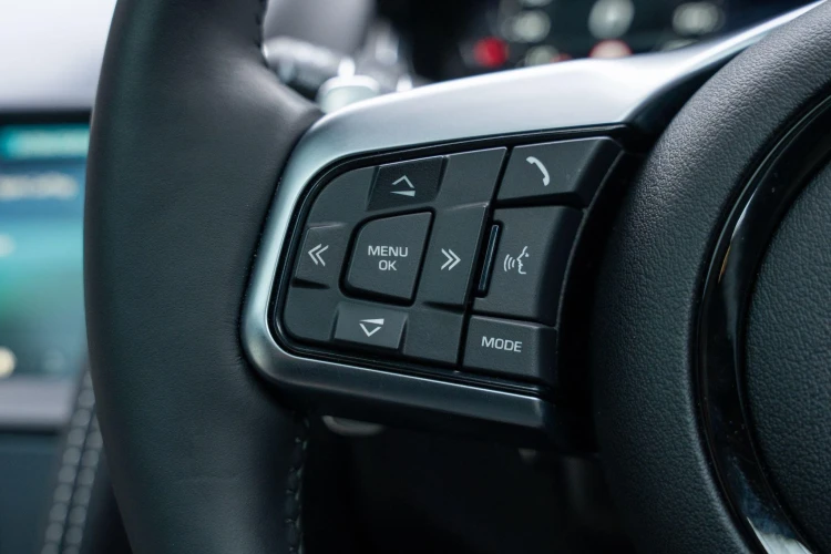 Vehicle Image 36