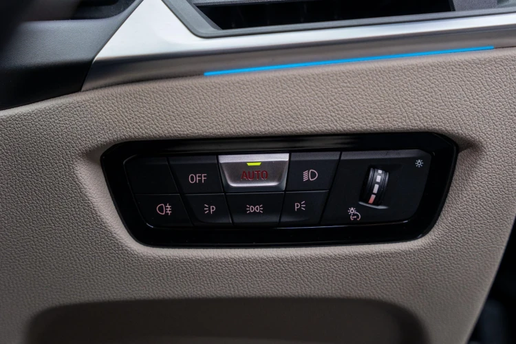 Vehicle Image 36