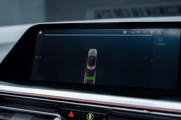 Vehicle Image 8