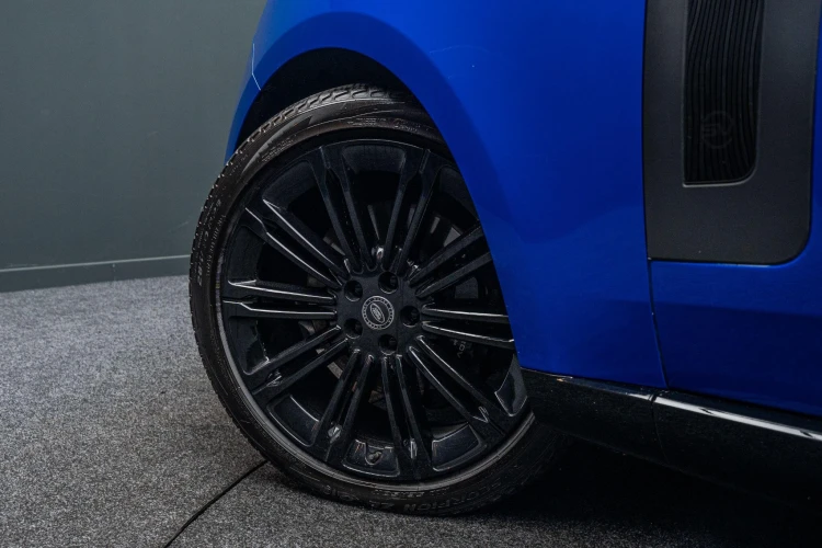 Vehicle Image 13