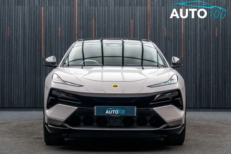 Vehicle Image 8