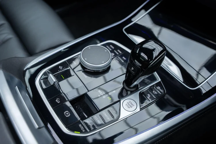 Vehicle Image 30