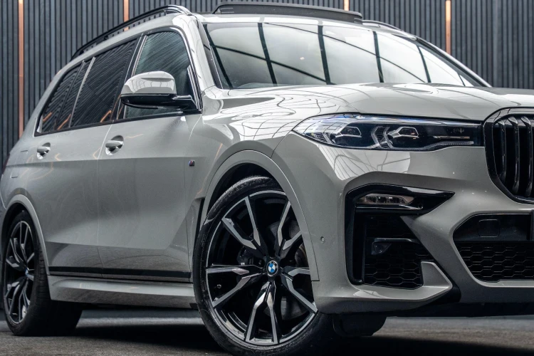 Vehicle Image 7