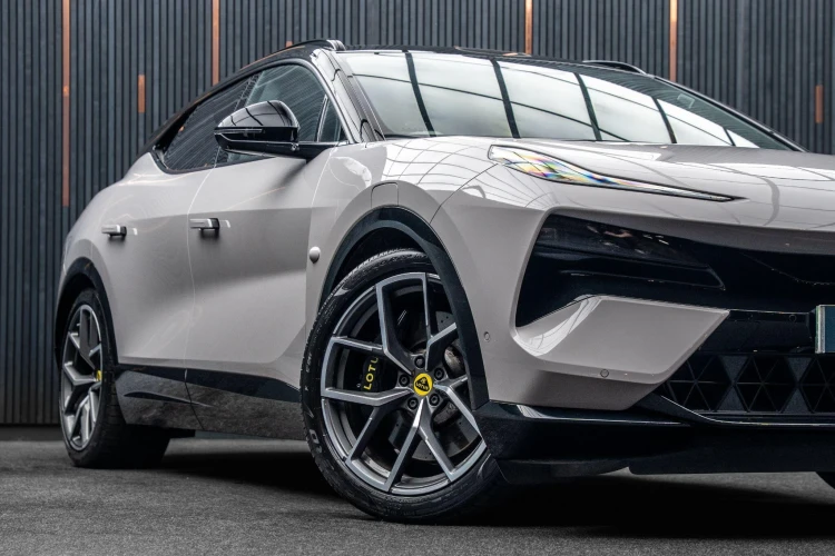 Vehicle Image 7