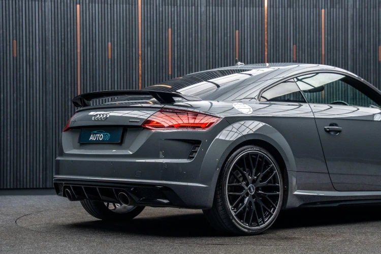 Vehicle Image 21