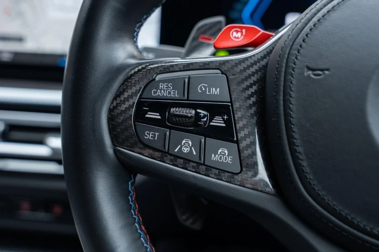 Vehicle Image 32