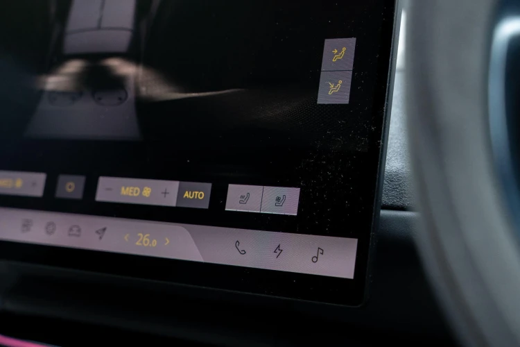 Vehicle Image 22