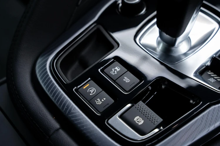 Vehicle Image 32
