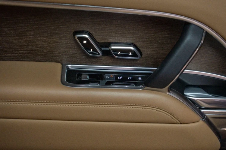Vehicle Image 36