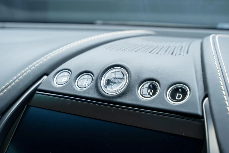 Vehicle Image 11