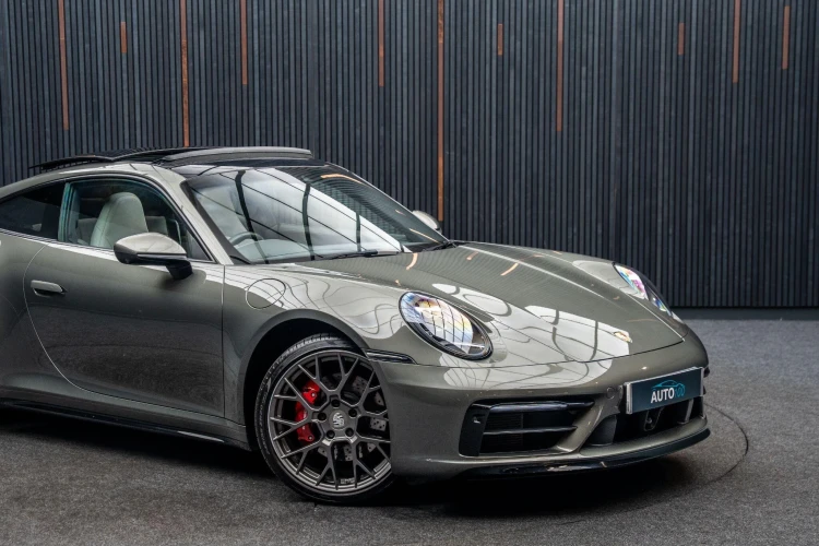 Vehicle Image 9