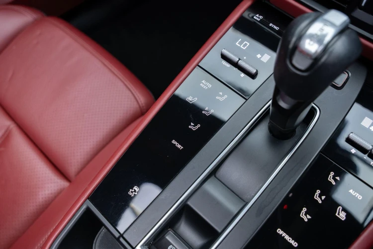 Vehicle Image 24