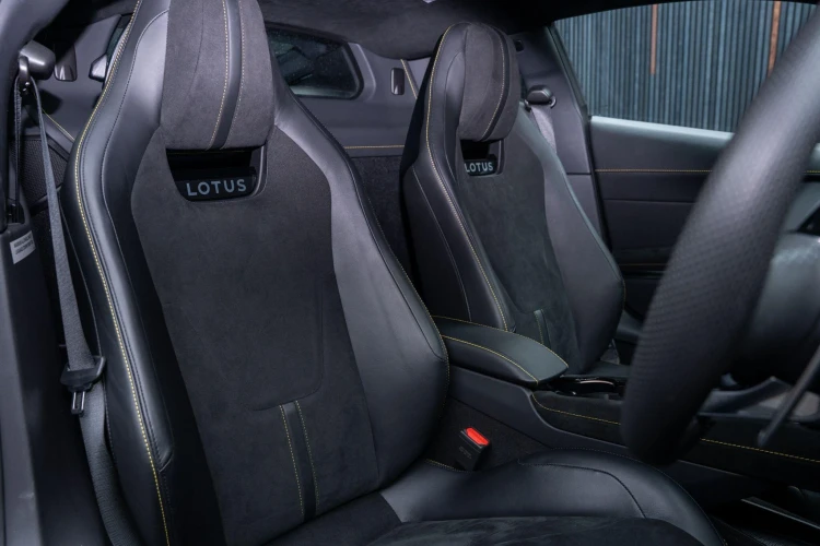 Vehicle Image 12