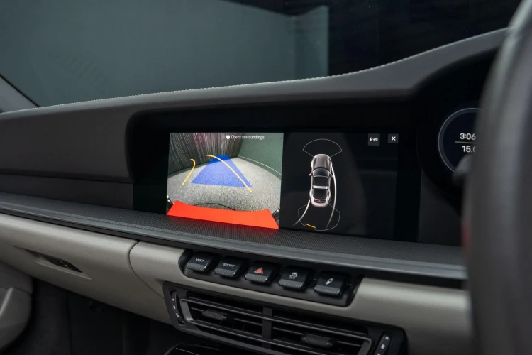 Vehicle Image 8