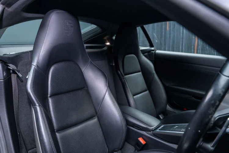 Vehicle Image 12
