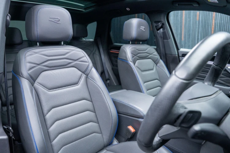 Vehicle Image 12