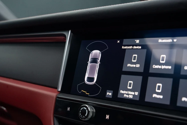 Vehicle Image 10