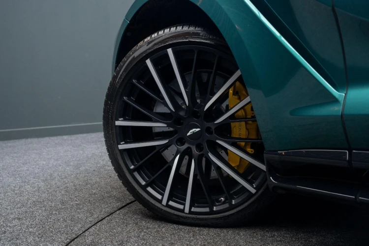 Vehicle Image 13