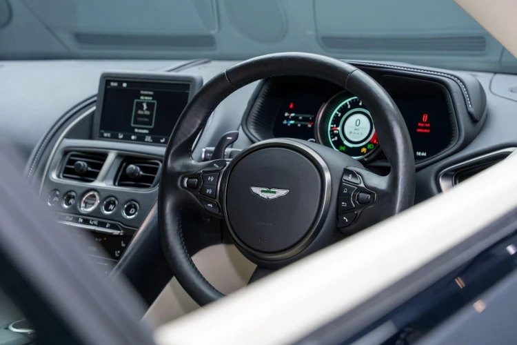 Vehicle Image 31