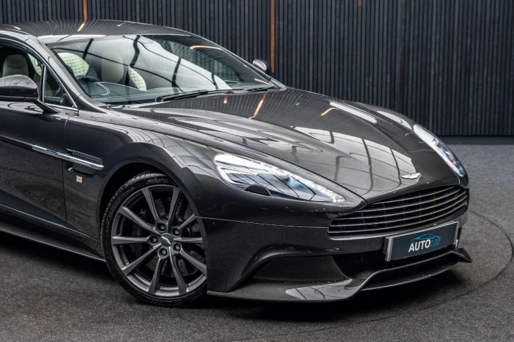 Vehicle Image 9