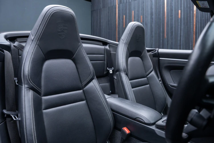 Vehicle Image 12