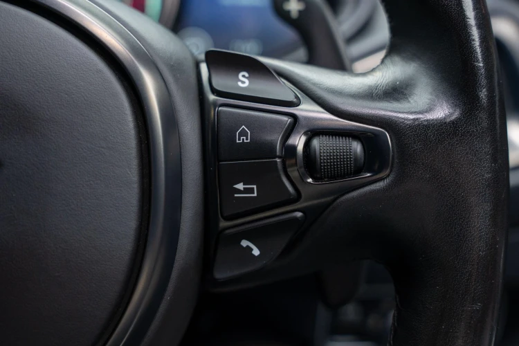 Vehicle Image 30
