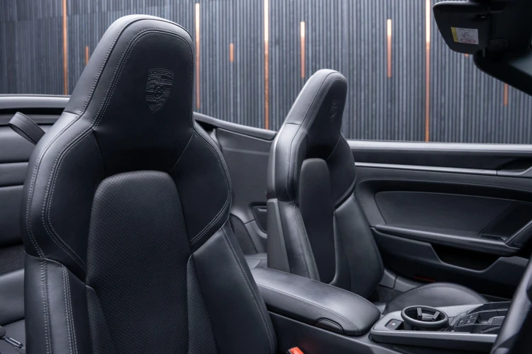Vehicle Image 12